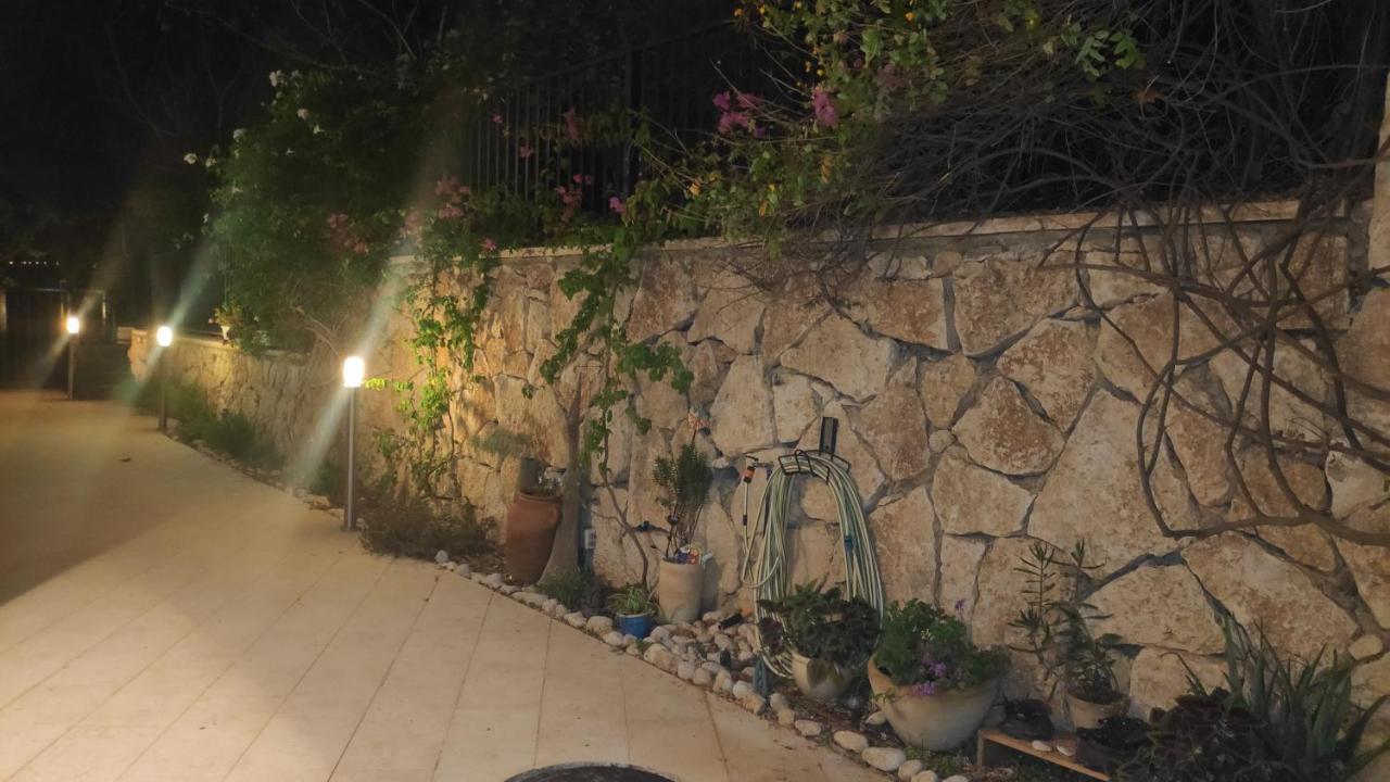 בית האומנים Artist Home Неве-Илан Экстерьер фото